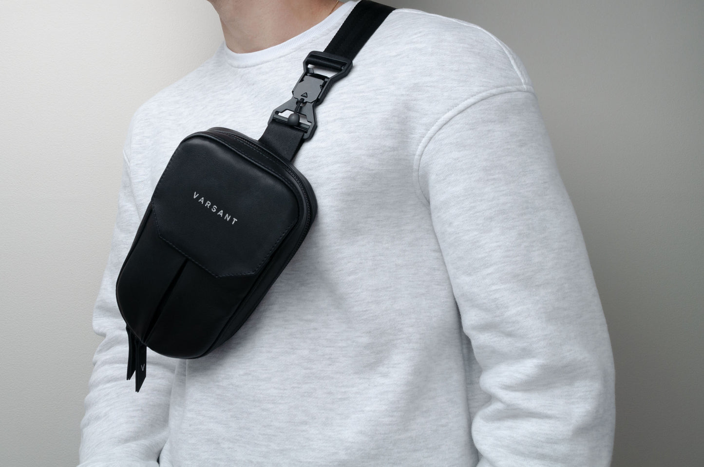 VARSANT Mini Crossbody Sling Bag 2L MAG – Black Explorer Leather