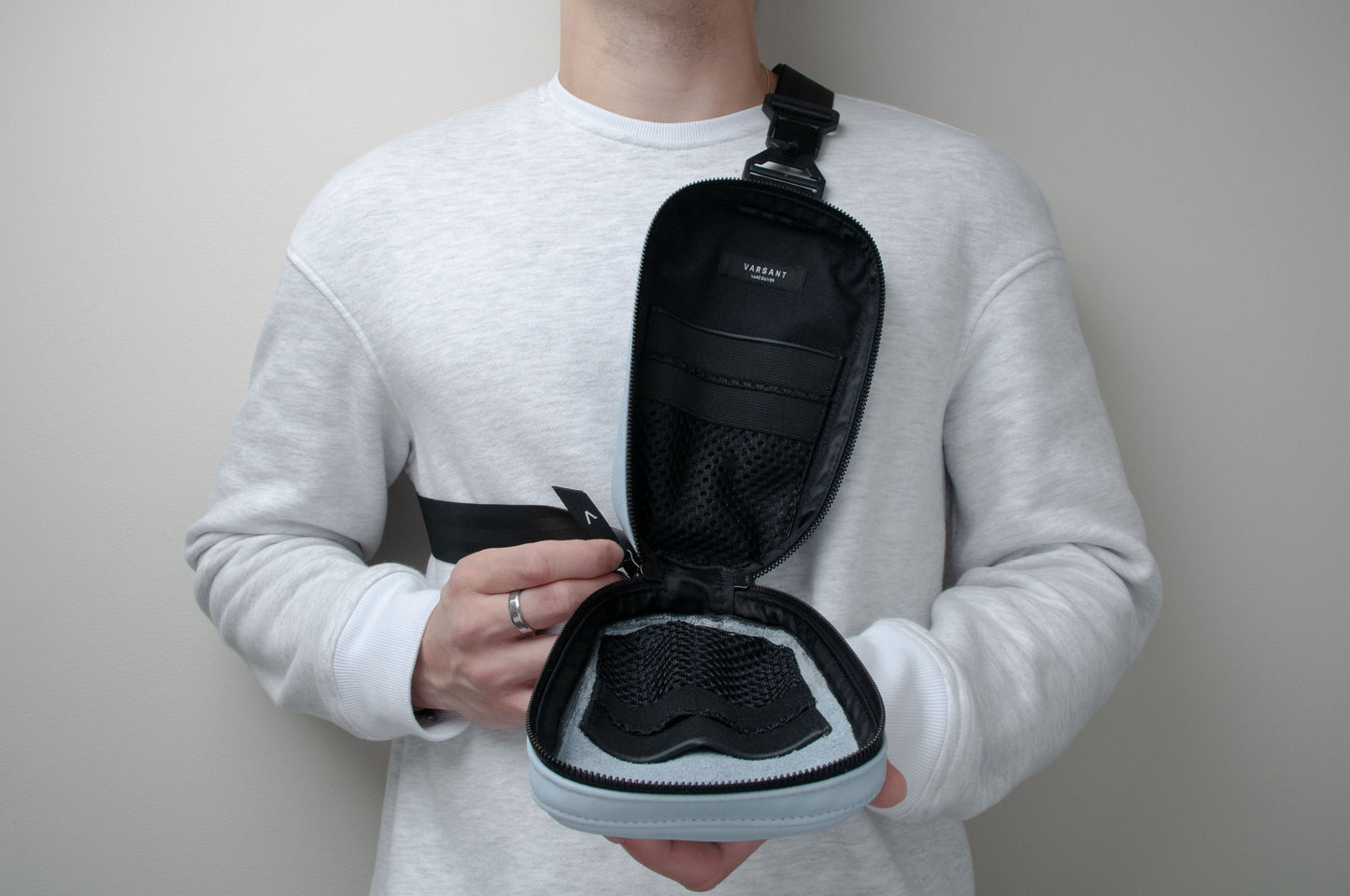 VARSANT Mini Crossbody Sling Bag 2L MAG – No.5 Baby Blue Leather