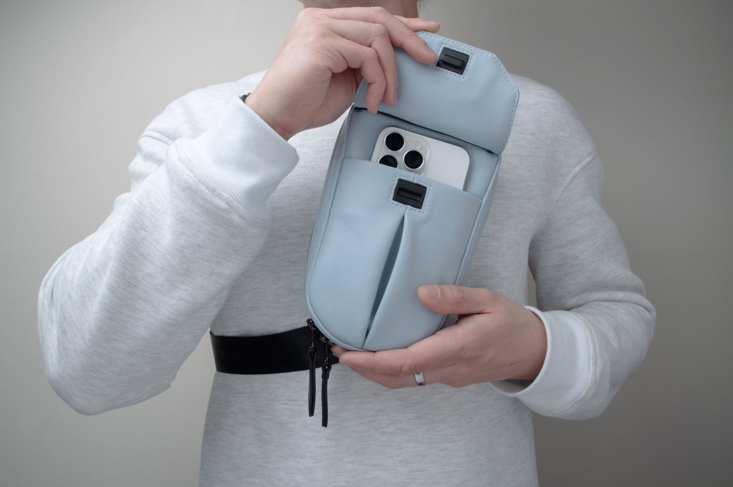 VARSANT Mini Crossbody Sling Bag 2L MAG – No.5 Baby Blue Leather