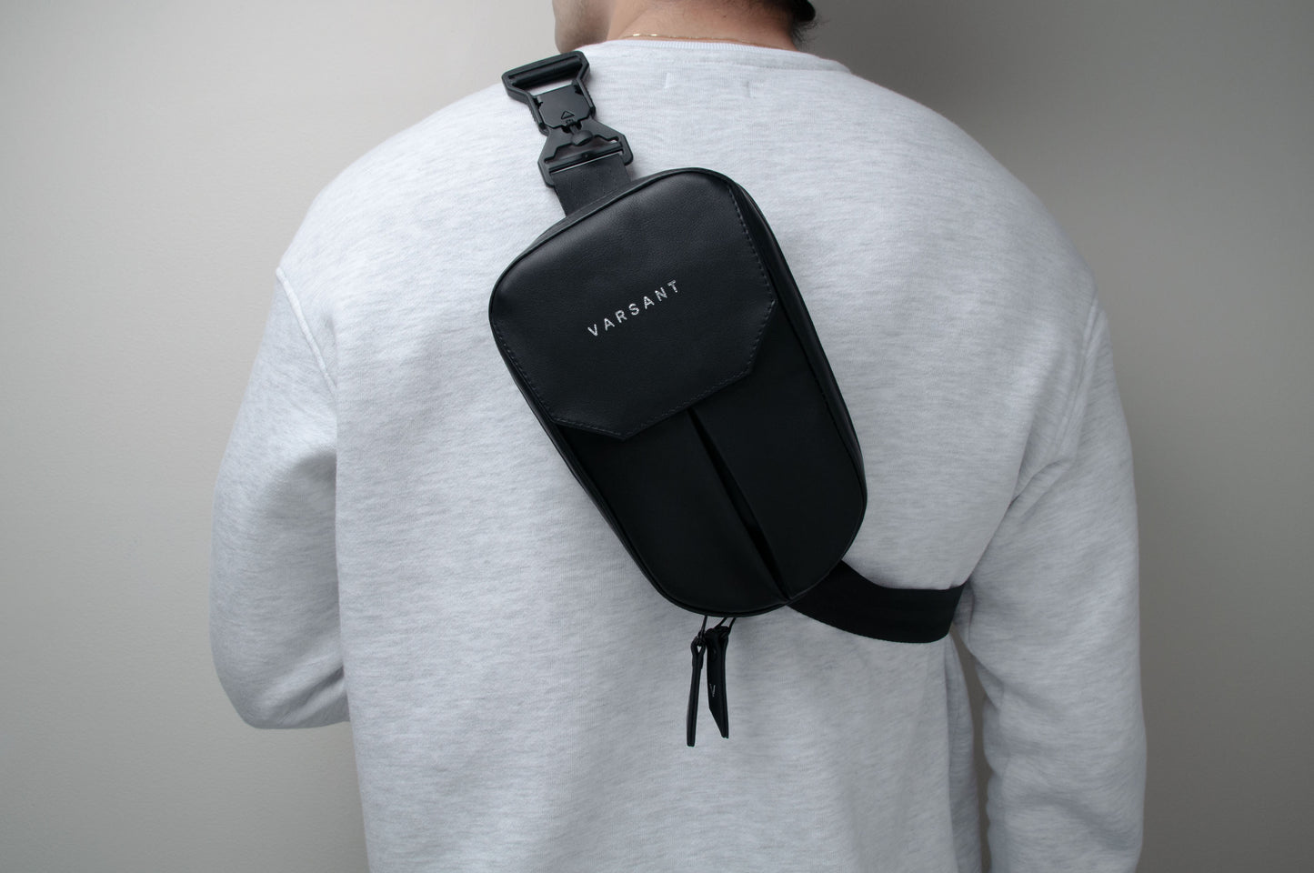 VARSANT Mini Crossbody Sling Bag 2L MAG – Black Explorer Leather