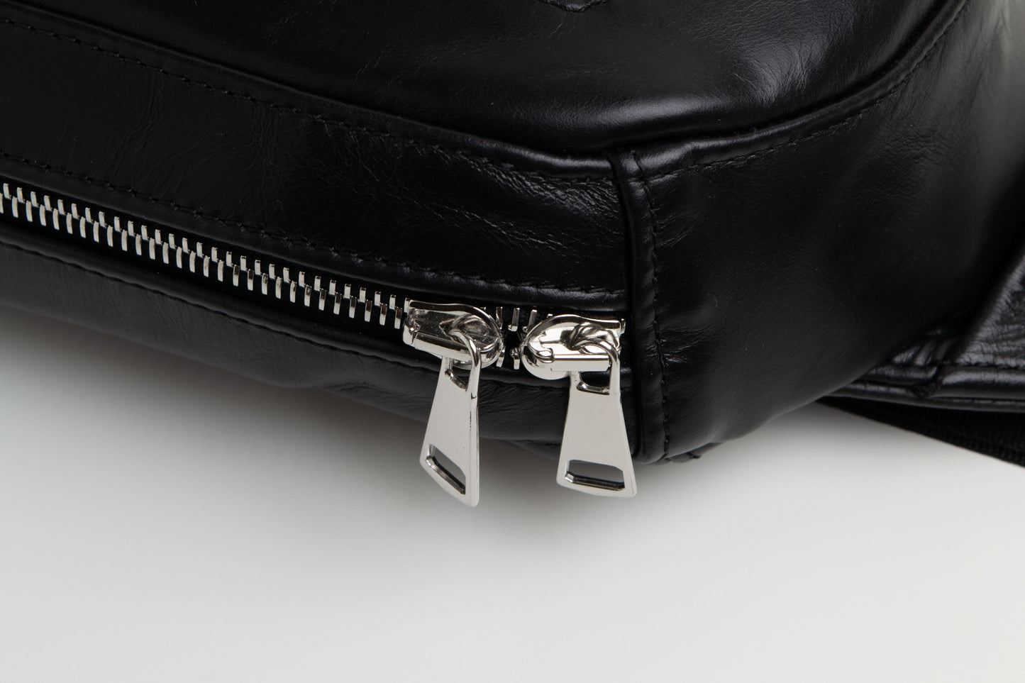 VARSANT Crossbody Sling Bag 3L – Diablo Leather