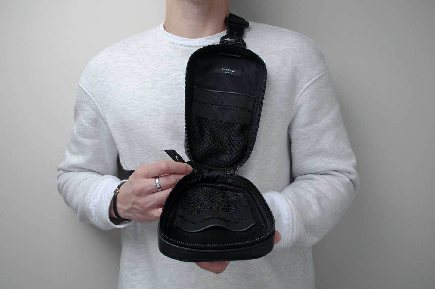 Mini V-Pack 360° | Black Explorer Leather